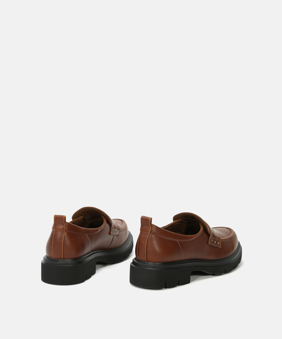 Mocassins detalhe tachas image number null